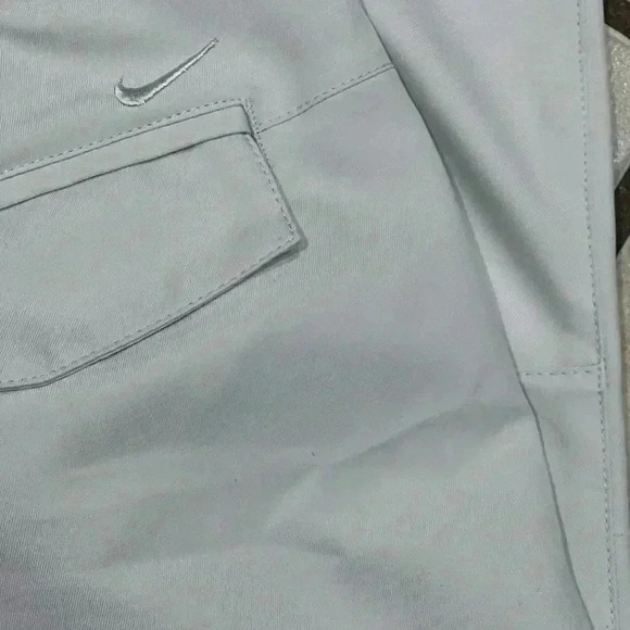 Nike golf capris size 4 ivory color women’s TOUR PERFORMANCE - Picture 4 of 5